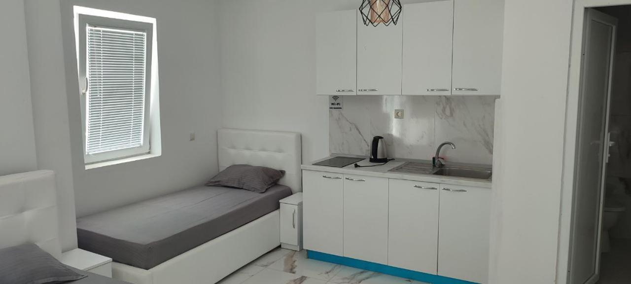 Golem Apartment 外观 照片