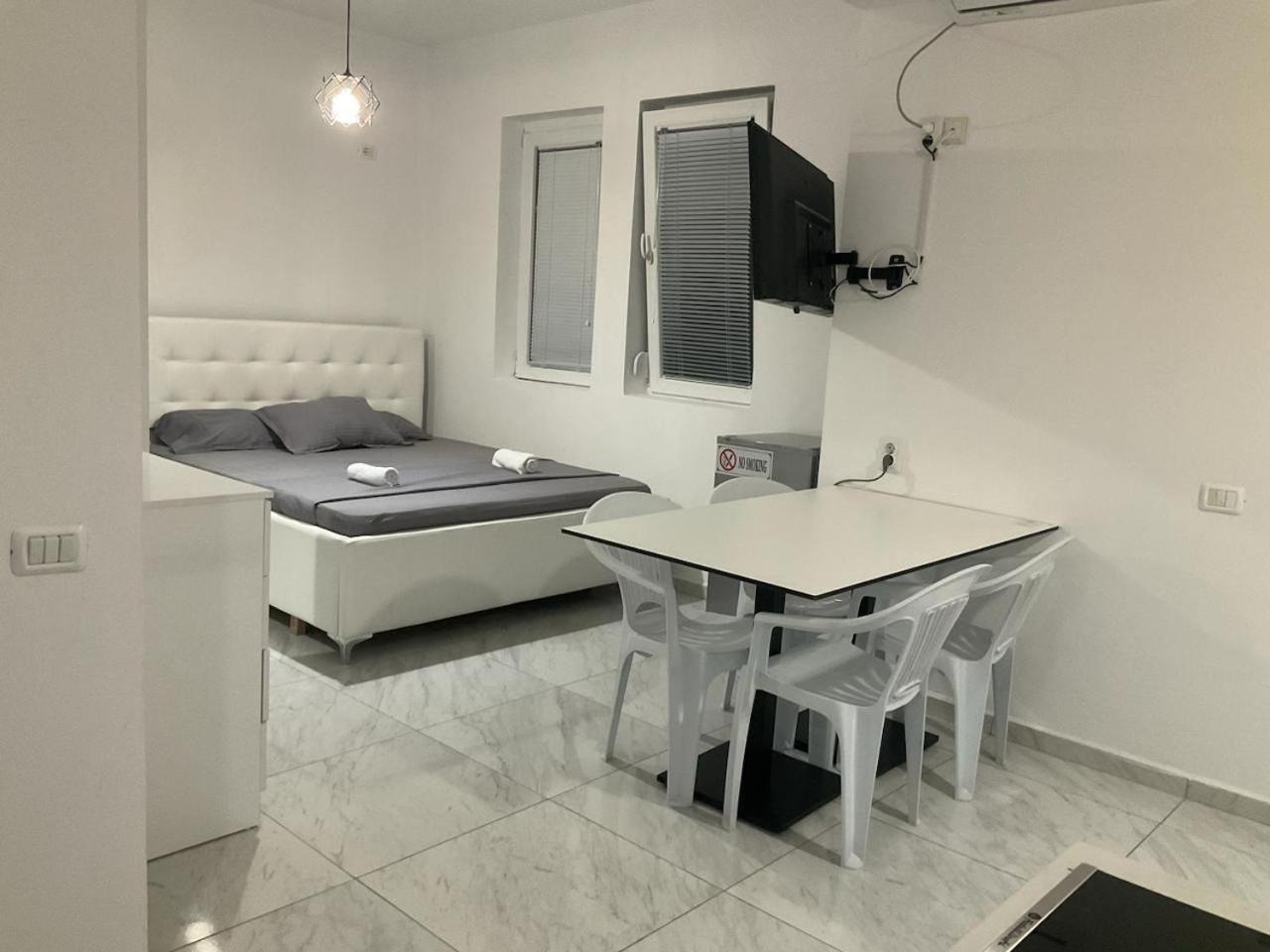 Golem Apartment 外观 照片